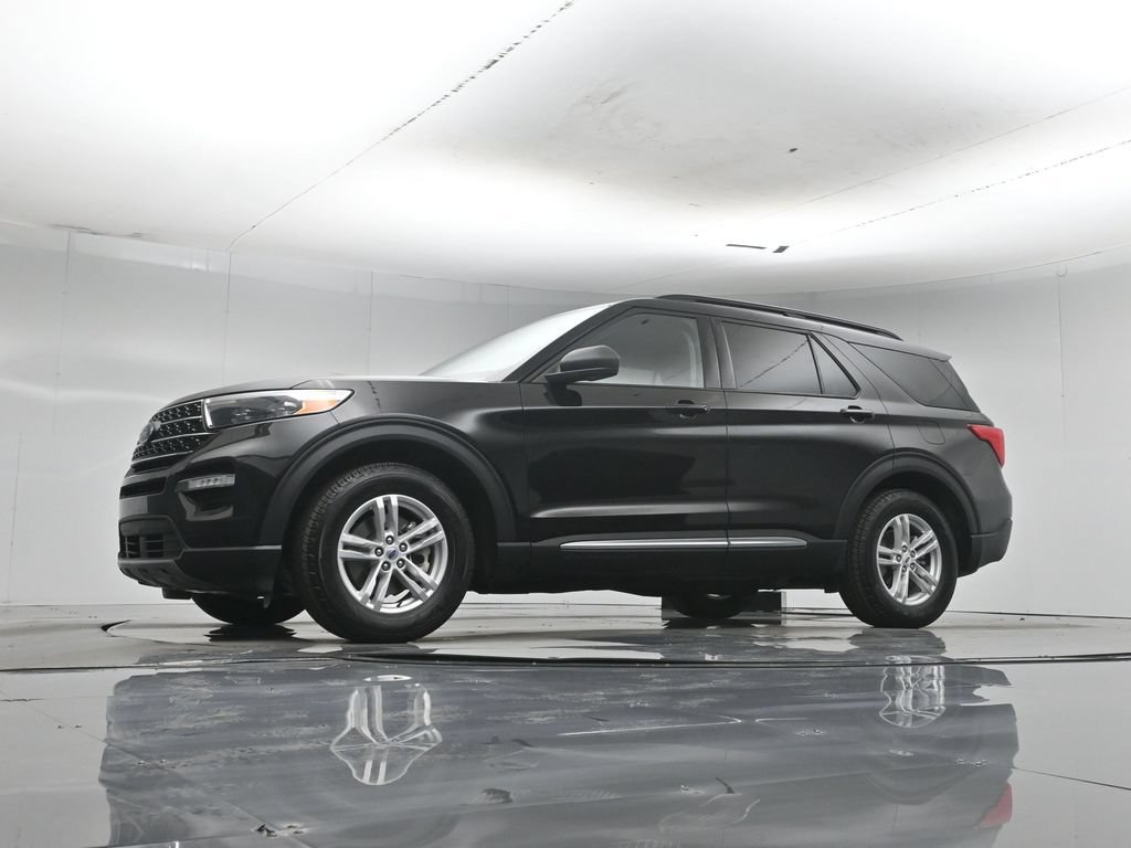 Certified 2023 Ford Explorer XLT w/ Equipment Group 202A RWD image 52