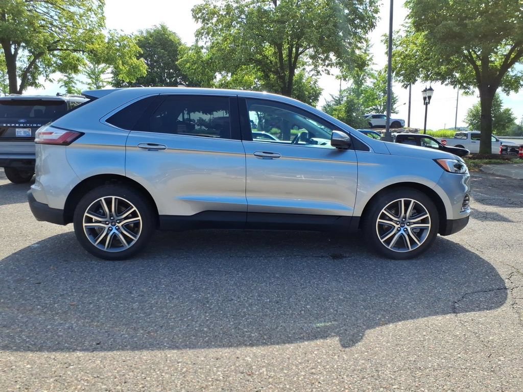 Certified 2022 Ford Edge Titanium w/ Equipment Group 301A AWD/4WD image 6