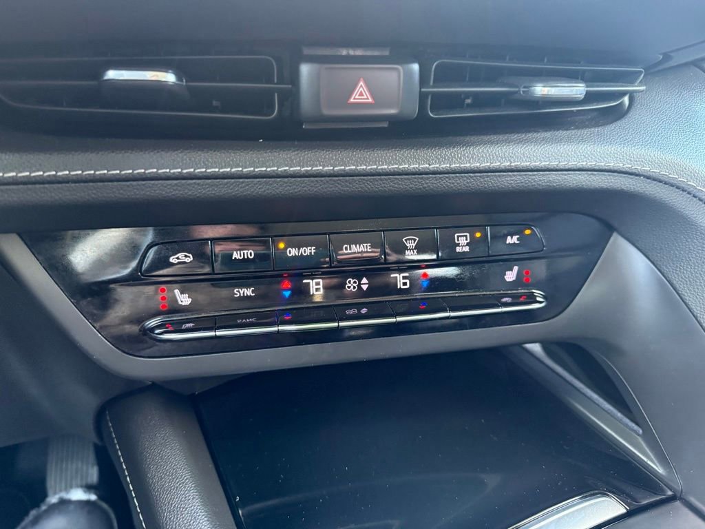 Used 2023 Buick Envision Essence image 28