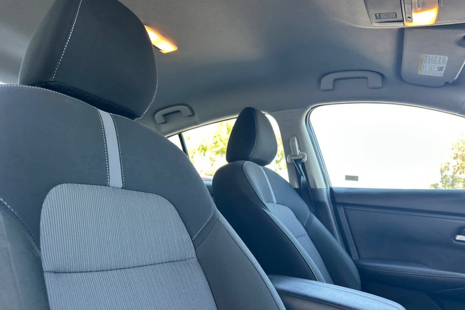 Used 2025 Nissan Sentra SV FWD image 17