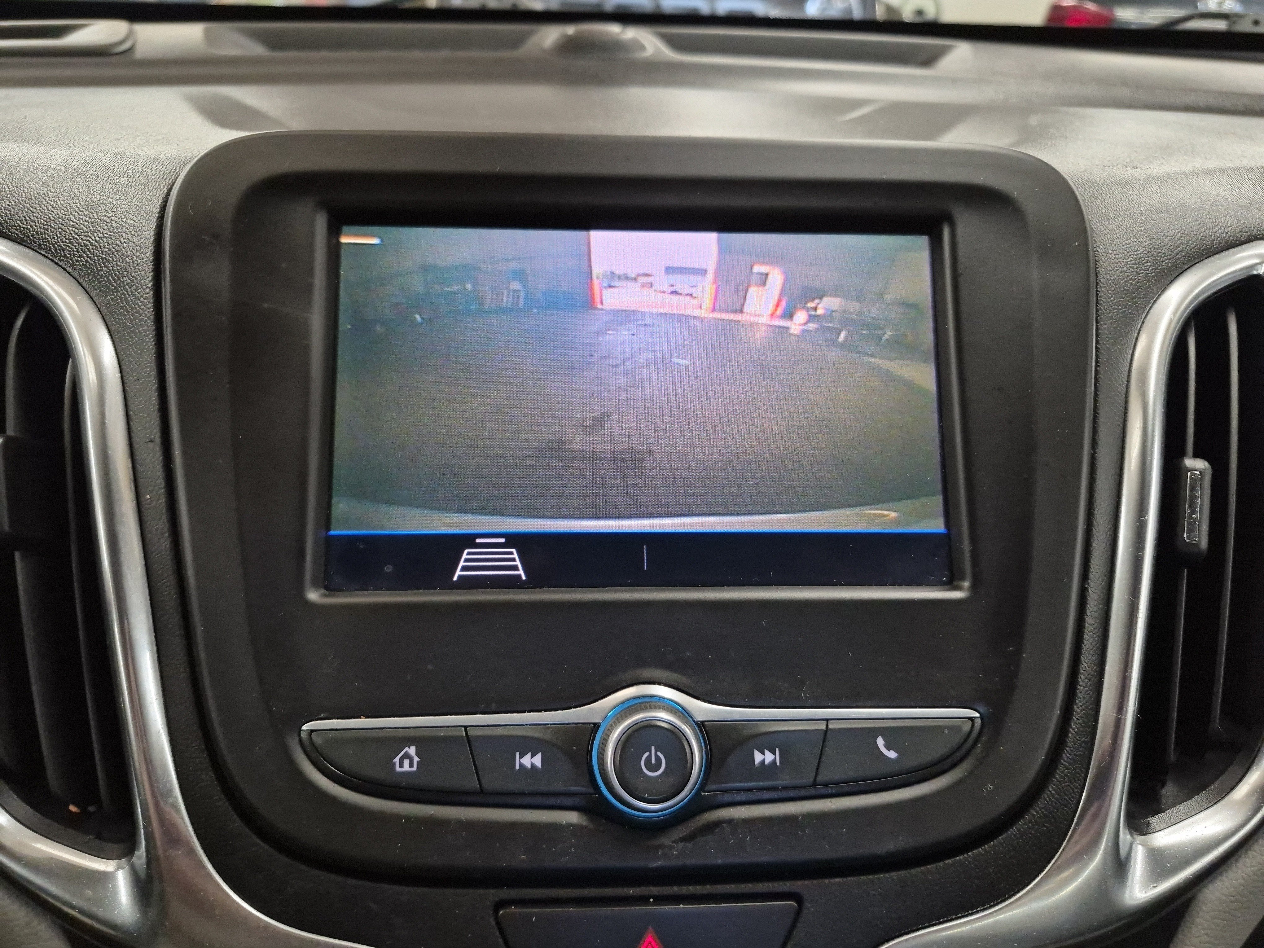 Used 2021 Chevrolet Equinox LS w/ LS Convenience Package FWD image 32