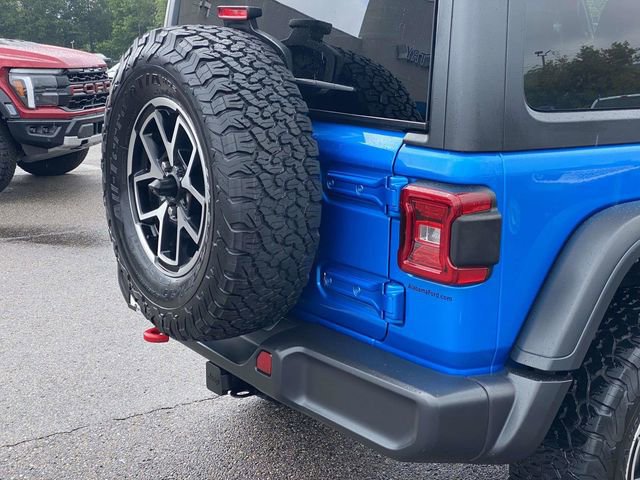 Used 2024 Jeep Wrangler Rubicon w/ Technology Group AWD/4WD image 11