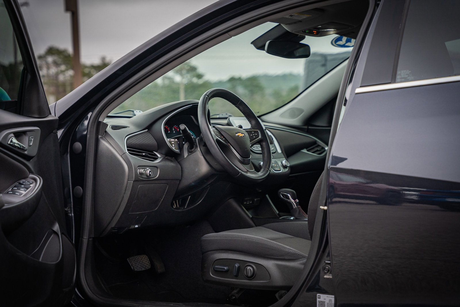 Used 2022 Chevrolet Malibu RS image 22