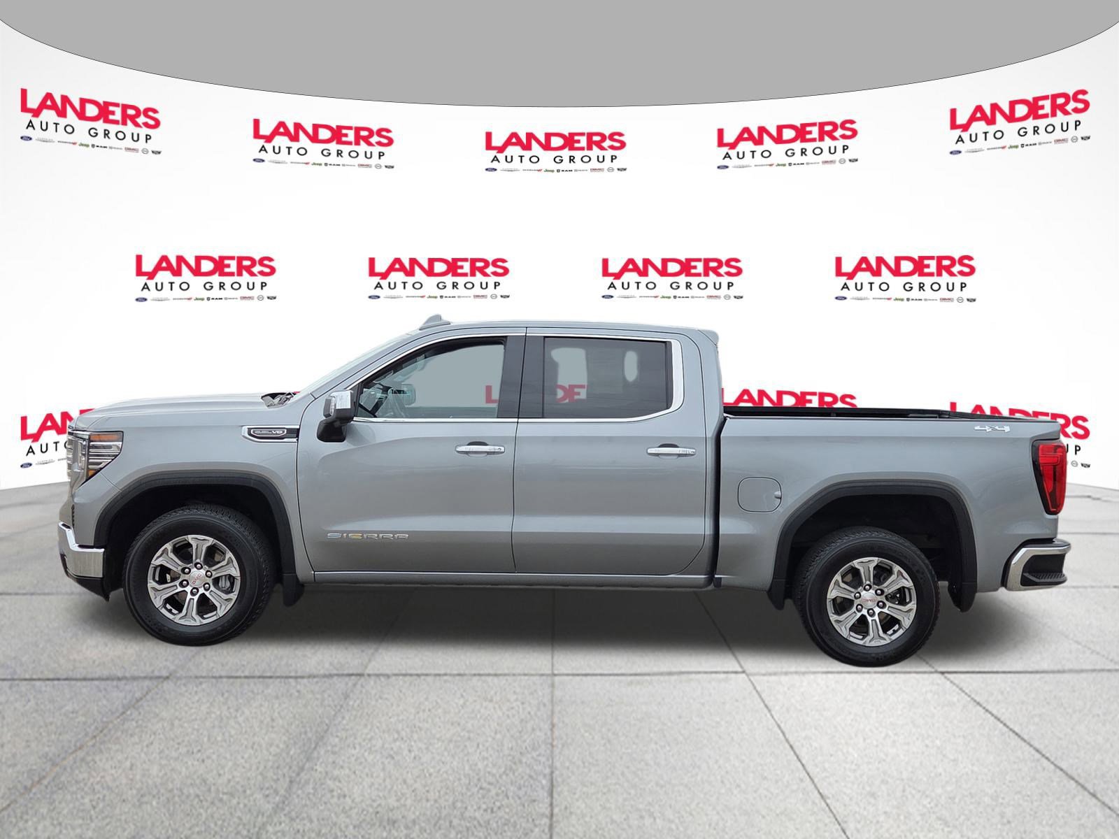 Used 2024 GMC Sierra 1500 SLT image 2
