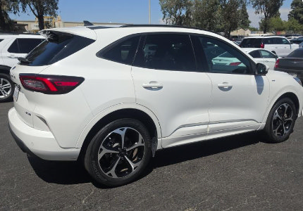 Certified 2023 Ford Escape ST-Line Select w/ Tech Pack #2 AWD/4WD image 7