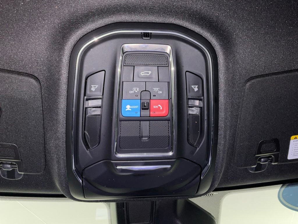 Used 2024 Jeep Grand Cherokee Limited w/ Black Appearance Package AWD/4WD image 21