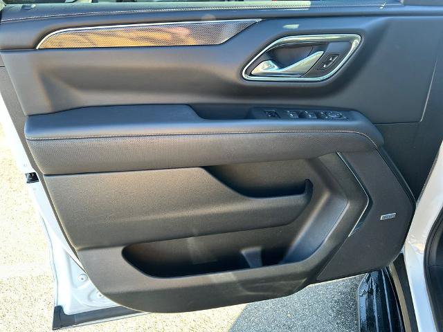 Used 2023 GMC Yukon AT4 AWD/4WD image 17