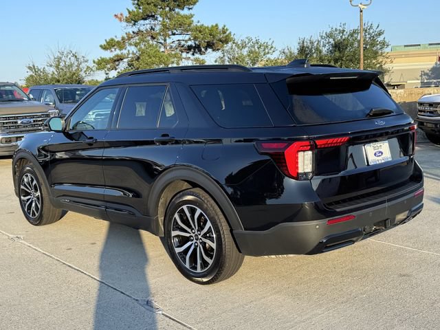 Certified 2025 Ford Explorer ST-Line w/ Premium Package RWD image 10