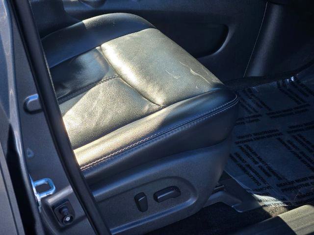 Used 2018 Nissan Pathfinder SL w/ Midnight Edition Package image 9