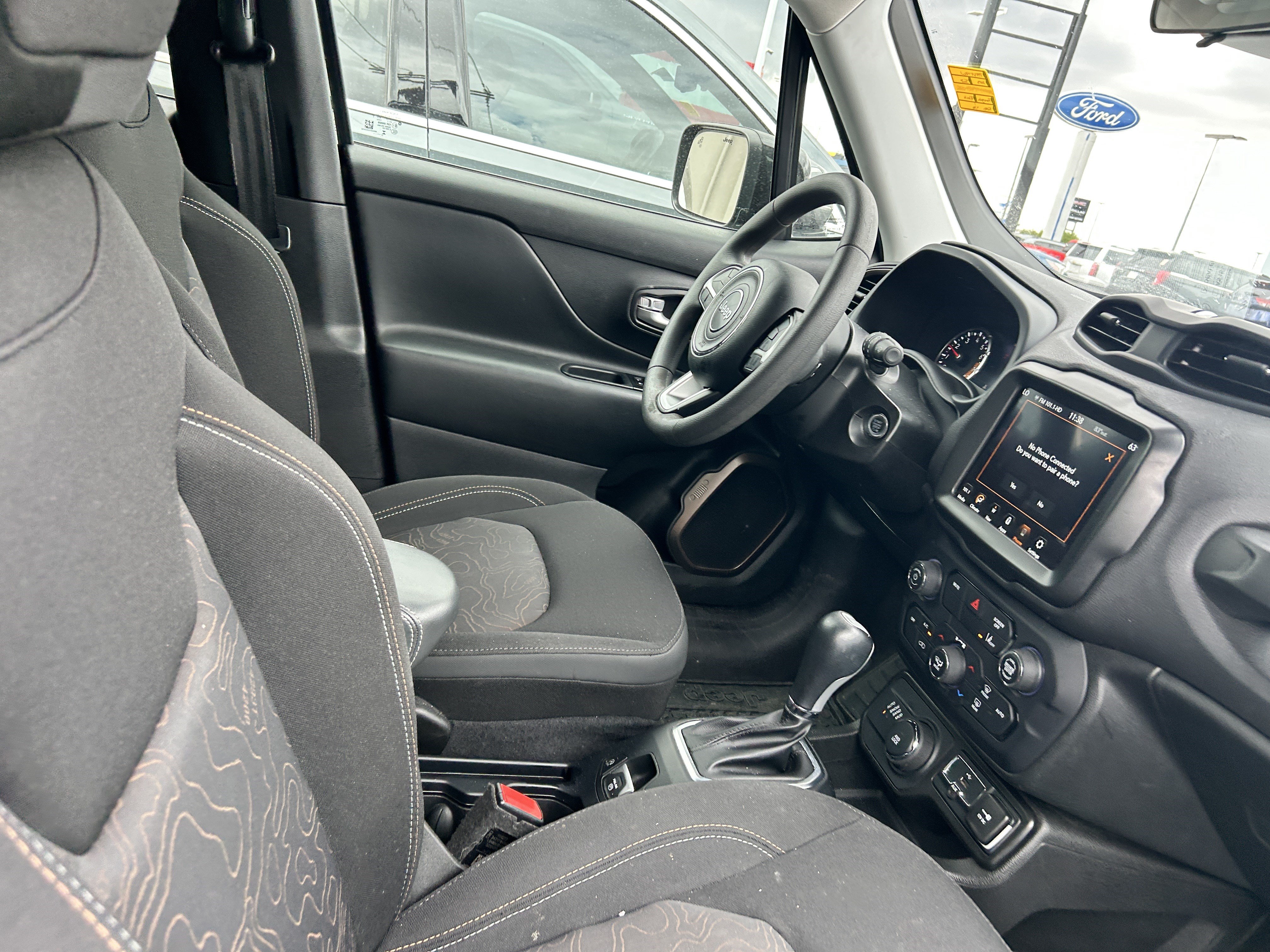 Used 2023 Jeep Renegade Latitude AWD/4WD image 13