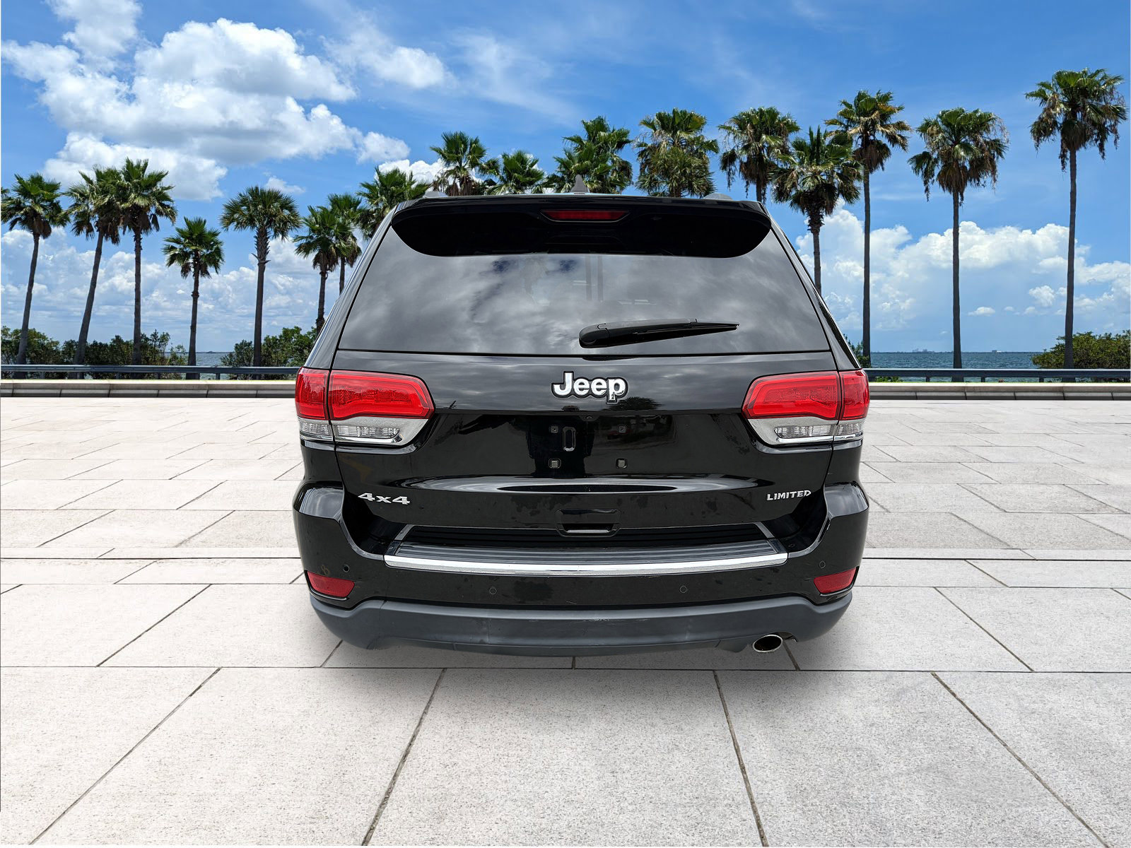 Used 2017 Jeep Grand Cherokee Limited image 7