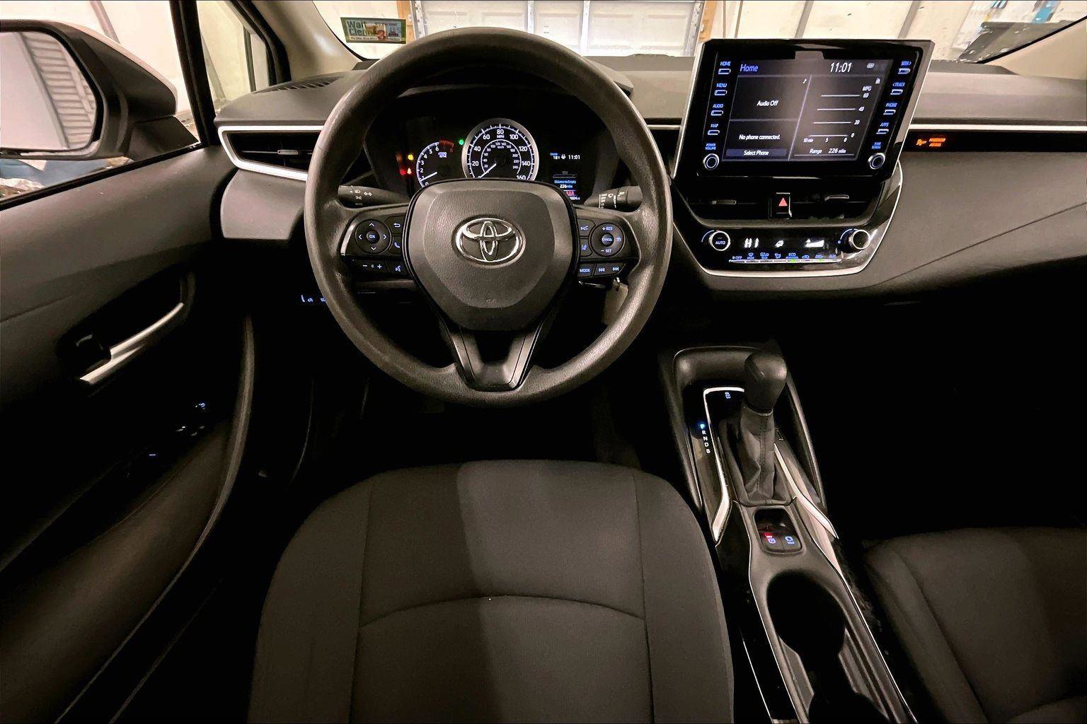 Used 2020 Toyota Corolla LE image 5