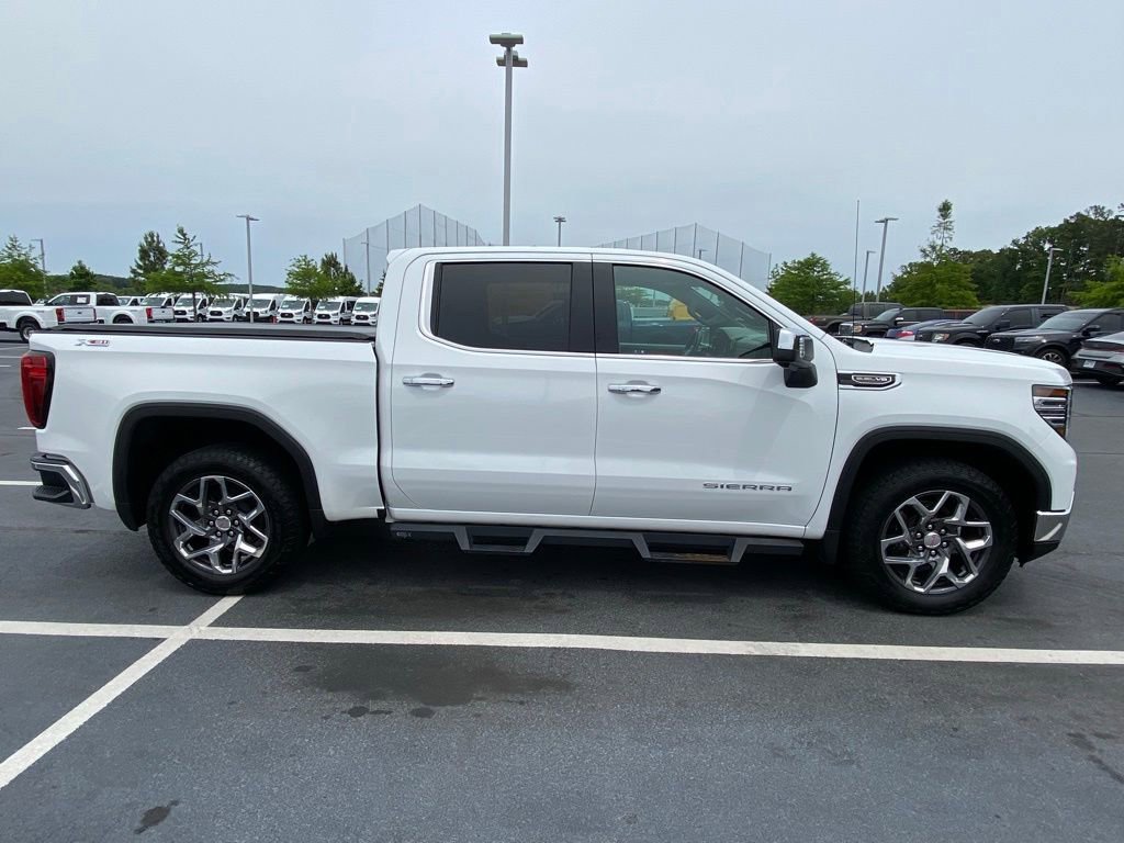 Used 2022 GMC Sierra 1500 SLT AWD/4WD image 8