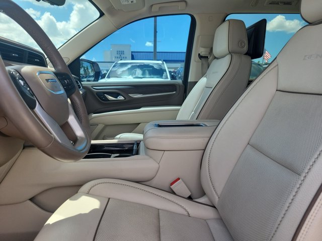 Used 2021 GMC Yukon XL Denali w/ Denali Premium Package RWD image 29