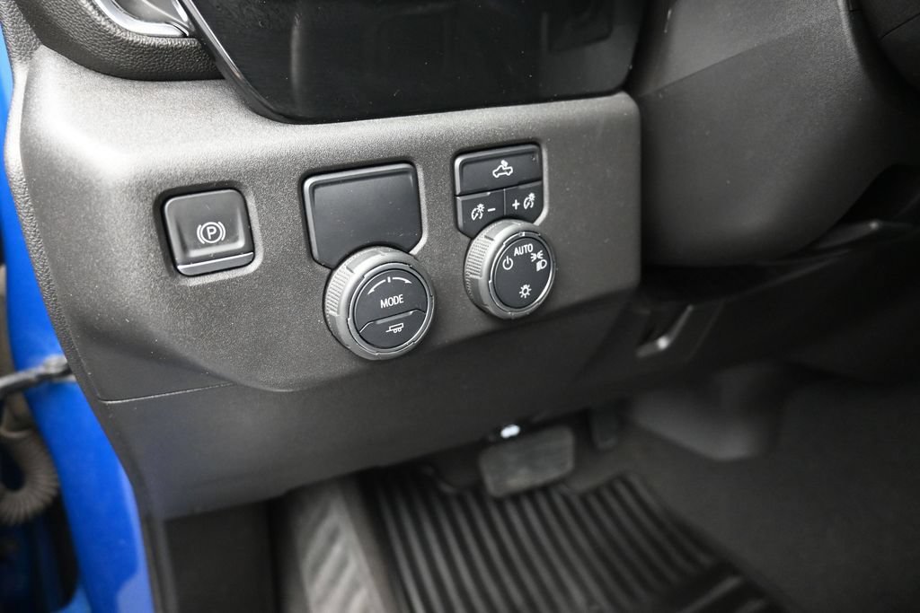 Used 2022 Chevrolet Silverado 1500 LT w/ Texas Edition Plus RWD image 12