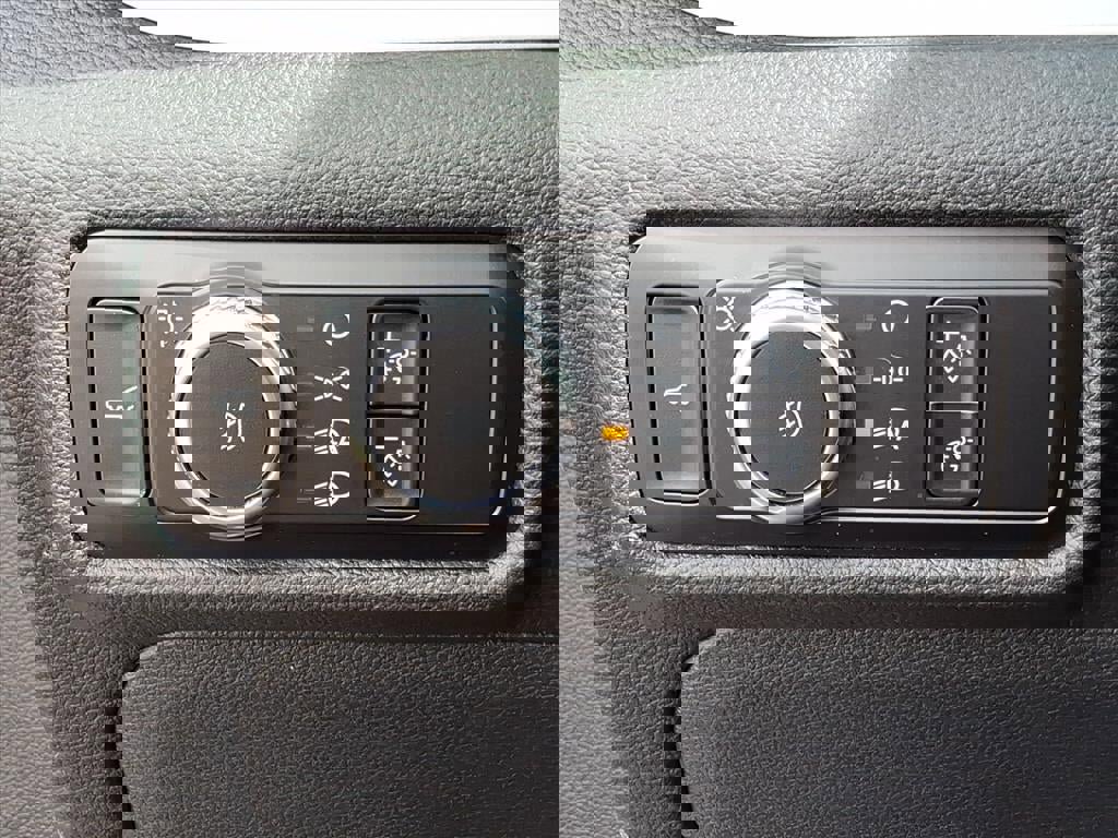 Certified 2023 Ford Explorer XLT w/ Equipment Group 202A image 18