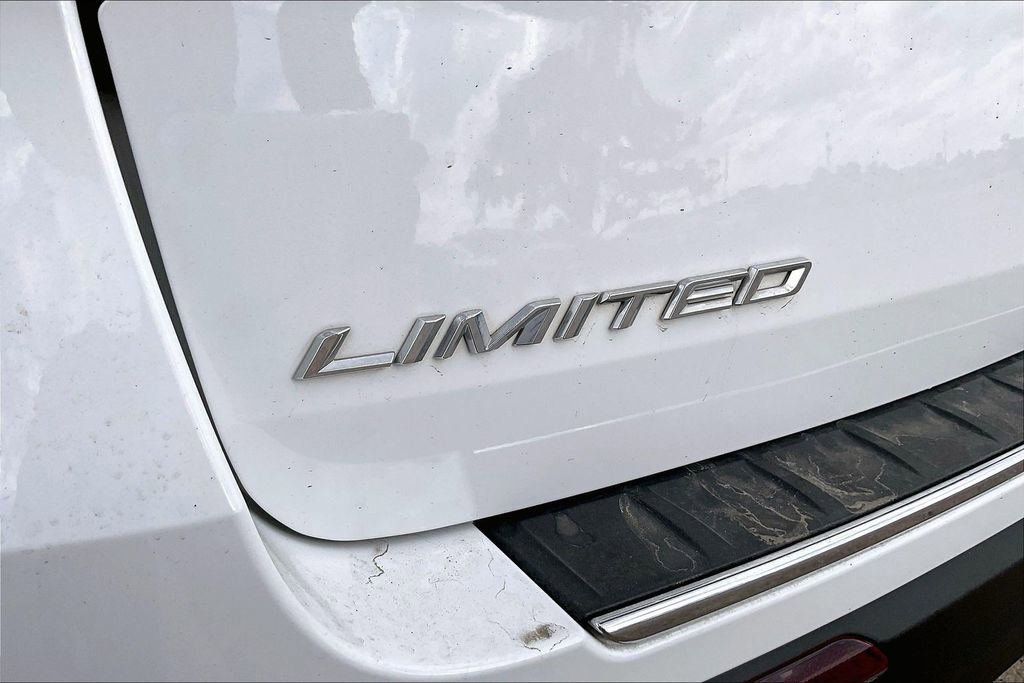Certified 2022 Ford Explorer Limited RWD image 21