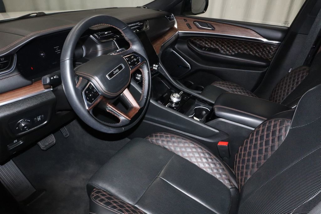 Used 2023 Jeep Grand Cherokee Summit image 26