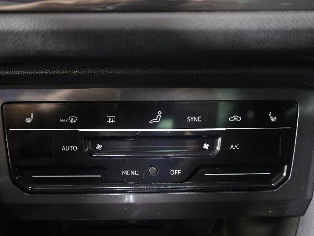 Used 2022 Volkswagen Tiguan SE AWD/4WD image 21