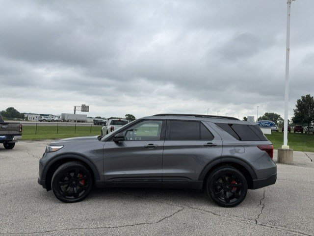 Certified 2023 Ford Explorer ST w/ Equipment Group 401A AWD/4WD image 6