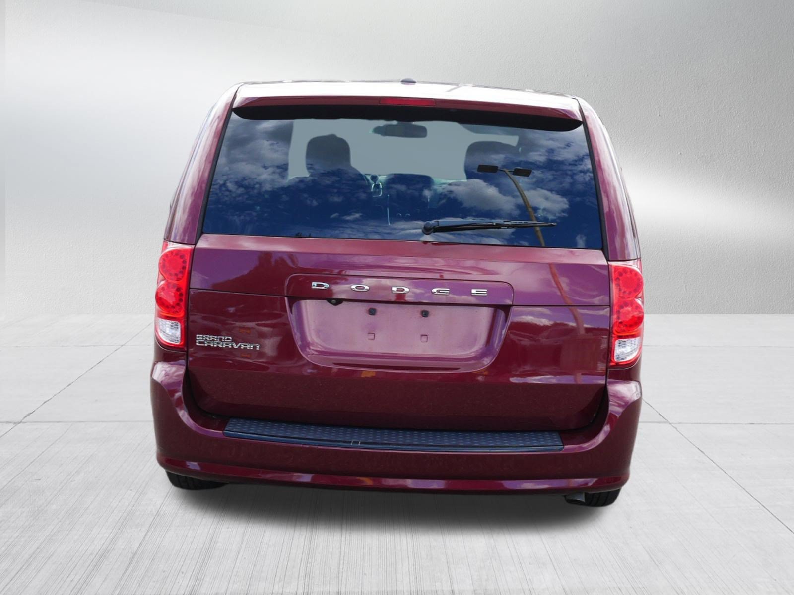 Used 2018 Dodge Grand Caravan SE FWD image 6