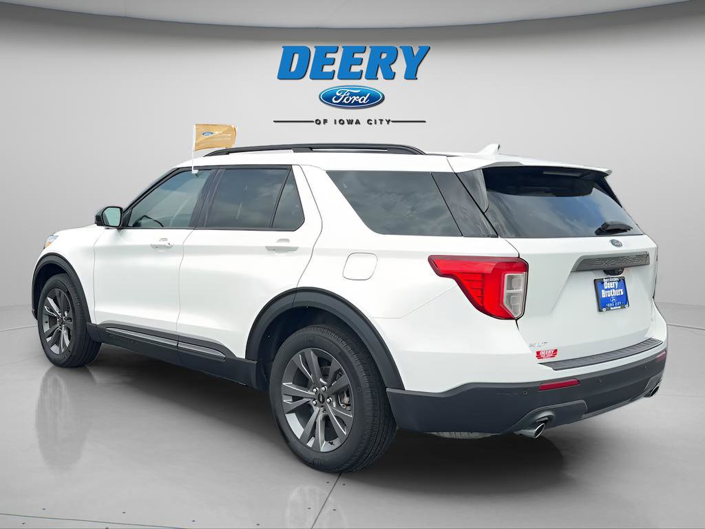 Certified 2023 Ford Explorer XLT w/ Equipment Group 202A AWD/4WD image 3