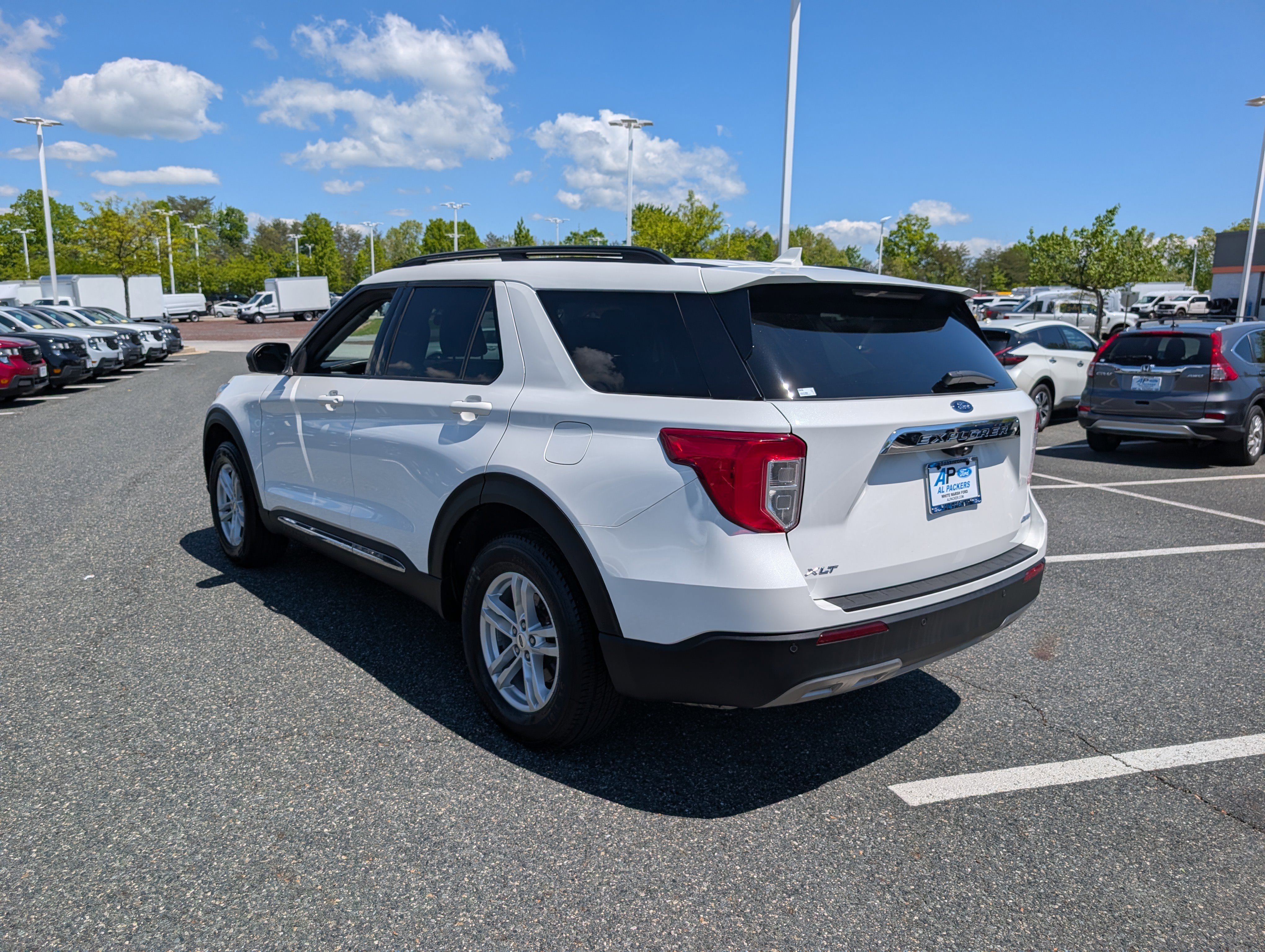 Certified 2022 Ford Explorer XLT w/ Equipment Group 202A AWD/4WD image 5