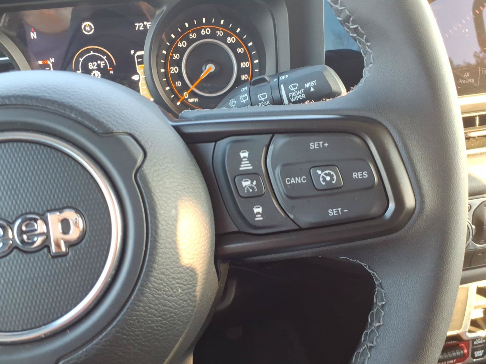 Used 2026 Jeep Wrangler Unlimited Rubicon AWD/4WD image 18