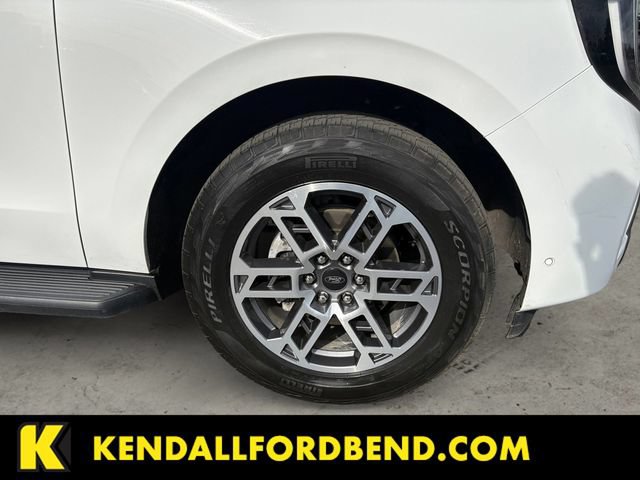 Certified 2025 Ford Expedition Active AWD/4WD image 14