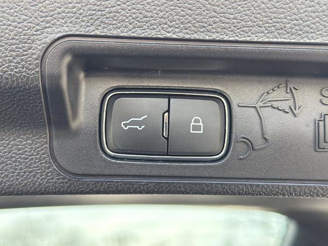 Certified 2022 Ford Explorer XLT w/ Equipment Group 202A image 20