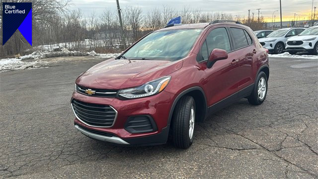 Used 2021 Chevrolet Trax LT w/ Driver Confidence Package image 1