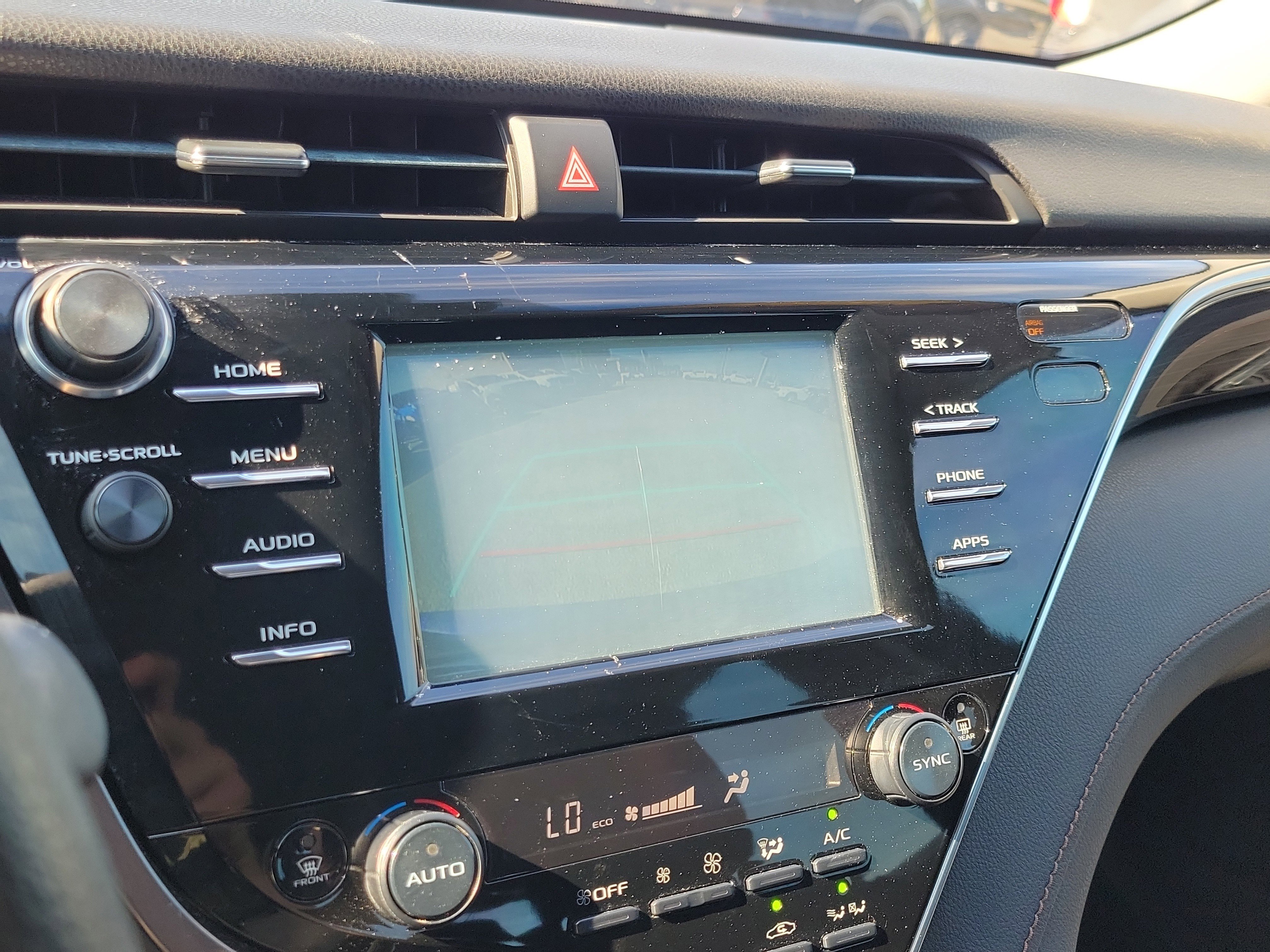 Used 2018 Toyota Camry LE image 18