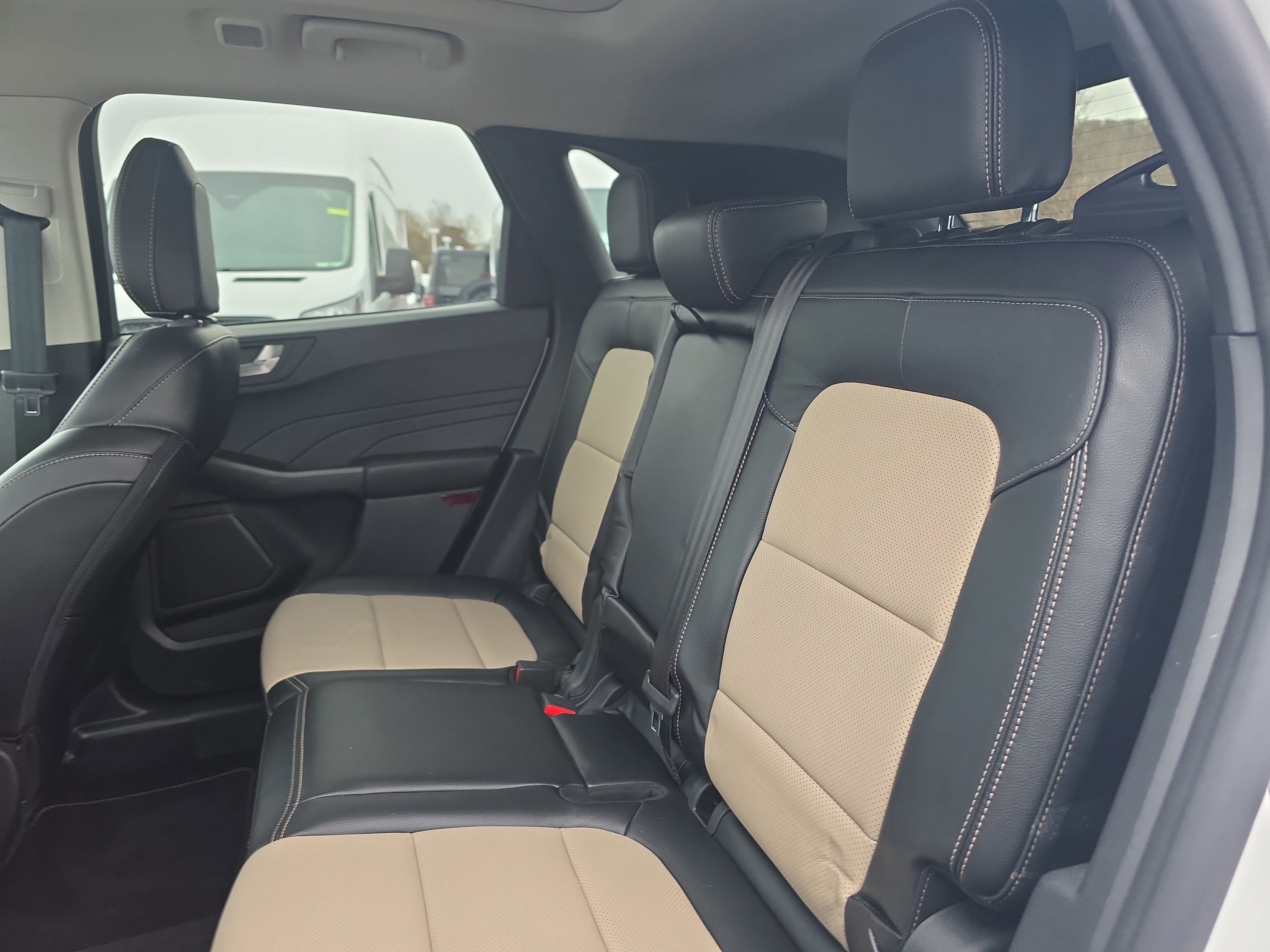 Certified 2022 Ford Escape Titanium w/ Titanium Elite Package image 24