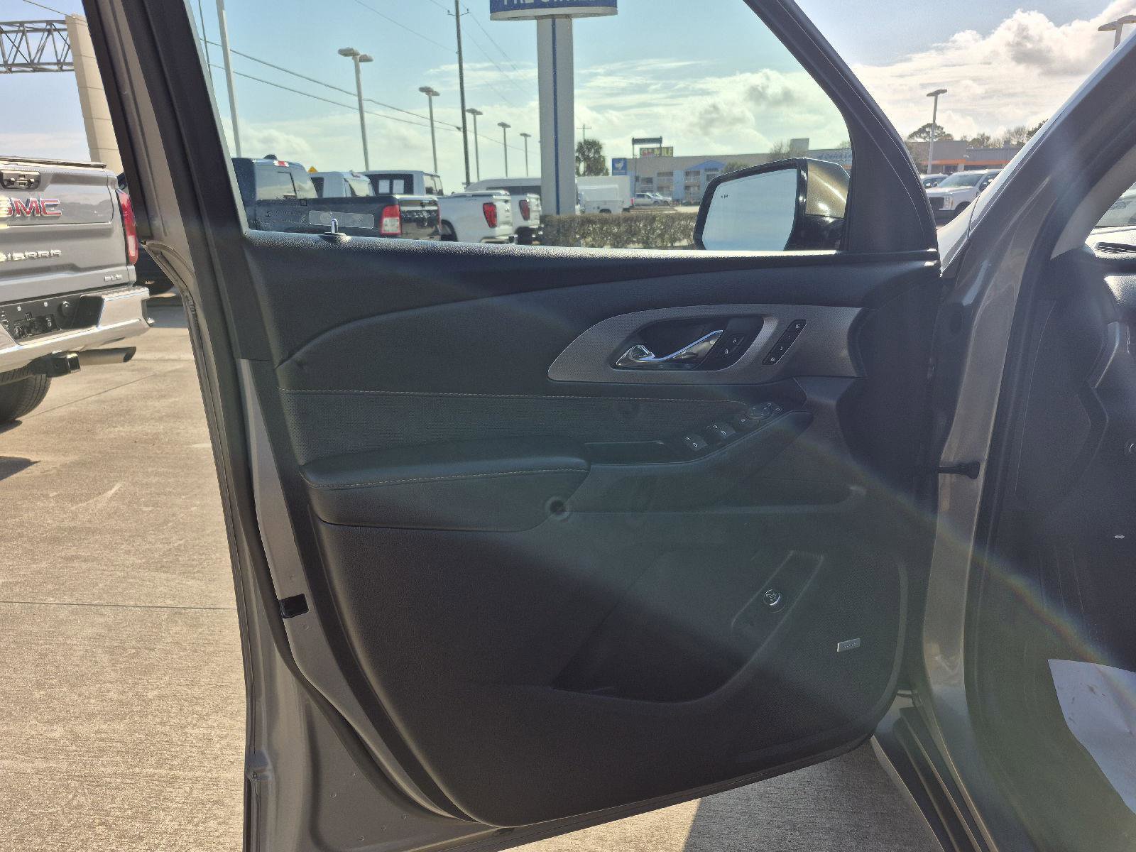 Used 2019 Chevrolet Traverse Premier image 11