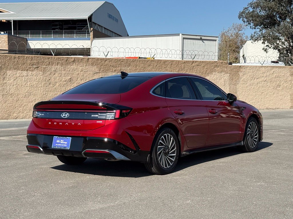 Used 2025 Hyundai Sonata Limited FWD image 4