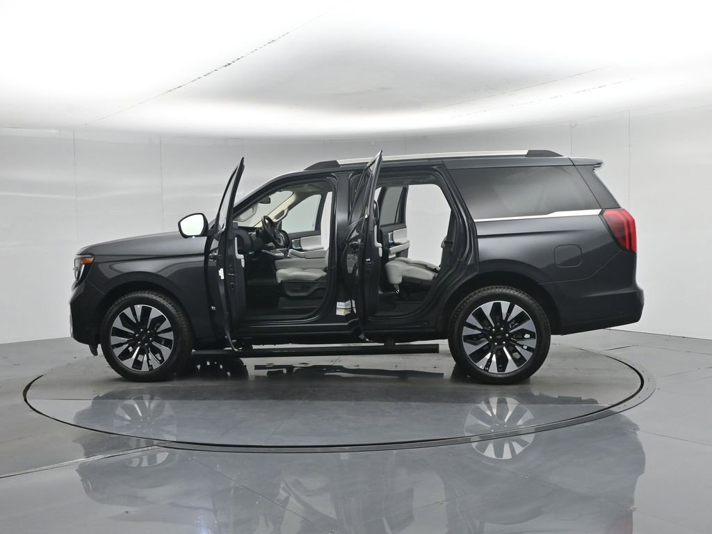 Certified 2025 Ford Expedition Platinum w/ Driver's Package AWD/4WD image 42