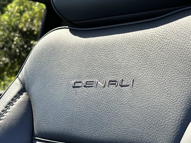 Used 2024 GMC Sierra 2500 Denali w/ Denali Reserve Package AWD/4WD image 9
