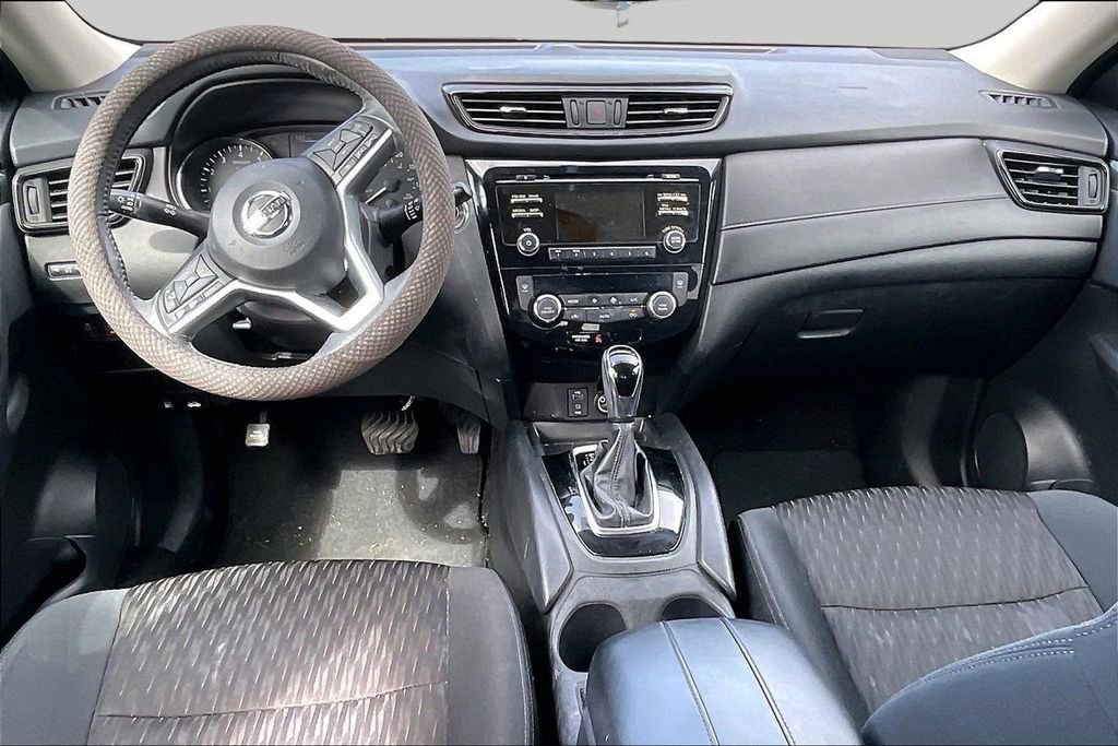 Used 2017 Nissan Rogue SV w/ Midnight Edition Package FWD image 12