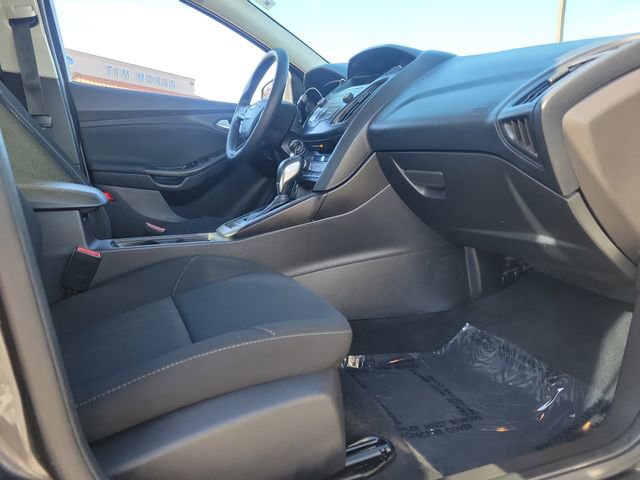 Certified 2018 Ford Focus SE w/ SE Appearance Package image 21