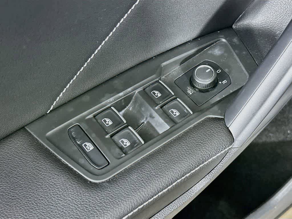 Used 2023 Volkswagen Tiguan SE R-Line AWD/4WD image 28