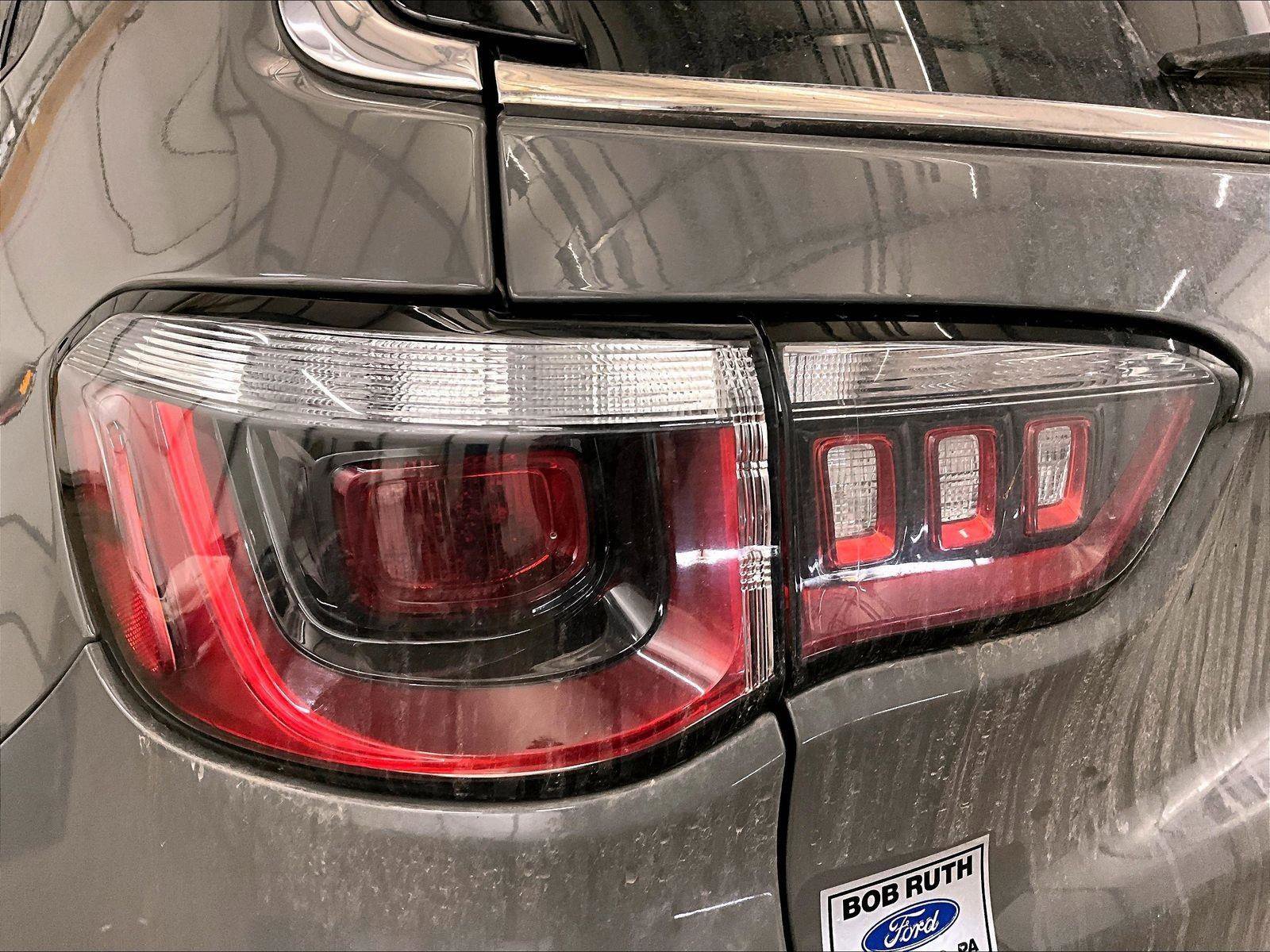 Used 2023 Jeep Compass Latitude AWD/4WD image 28
