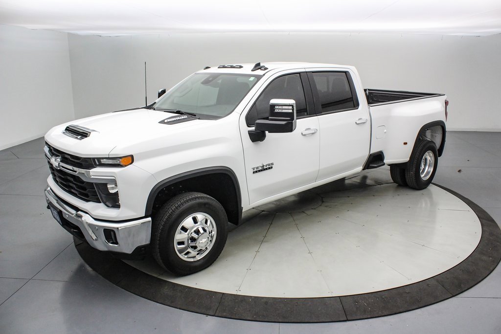 Used 2025 Chevrolet Silverado 3500 LT w/ Texas Edition image 9