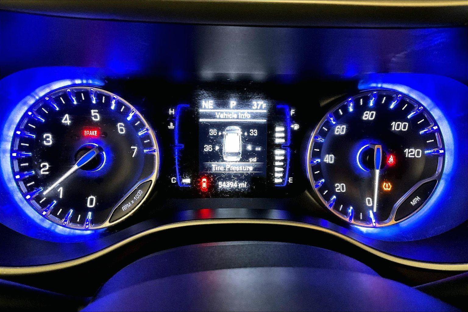 Used 2020 Chrysler Voyager L image 19