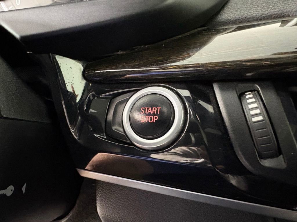 Used 2017 BMW X5 xDrive40e image 22