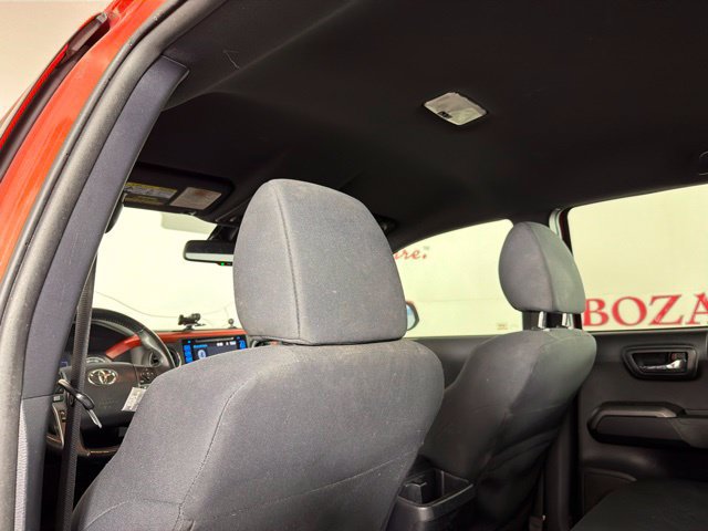 Used 2018 Toyota Tacoma TRD Off-Road AWD/4WD image 30