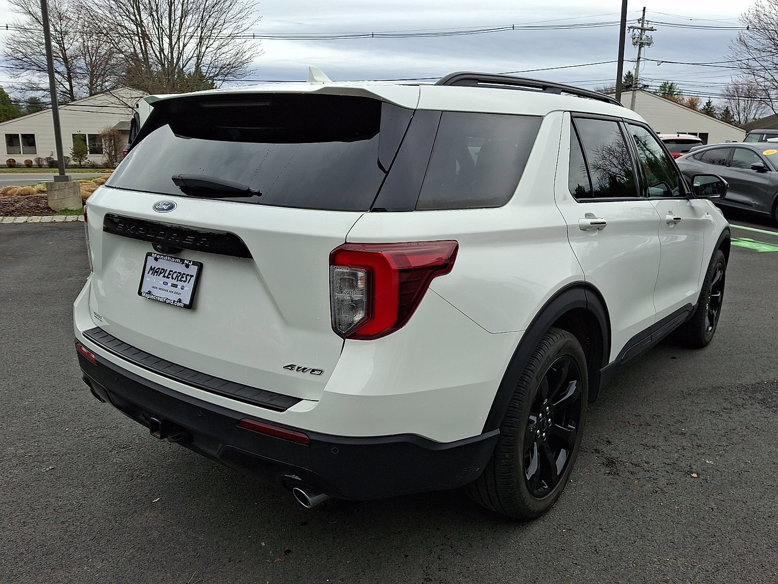 Certified 2023 Ford Explorer ST-Line w/ Class IV Trailer Tow Package image 5