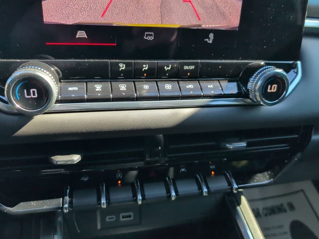 Used 2024 GMC Canyon Elevation w/ Convenience Package image 17