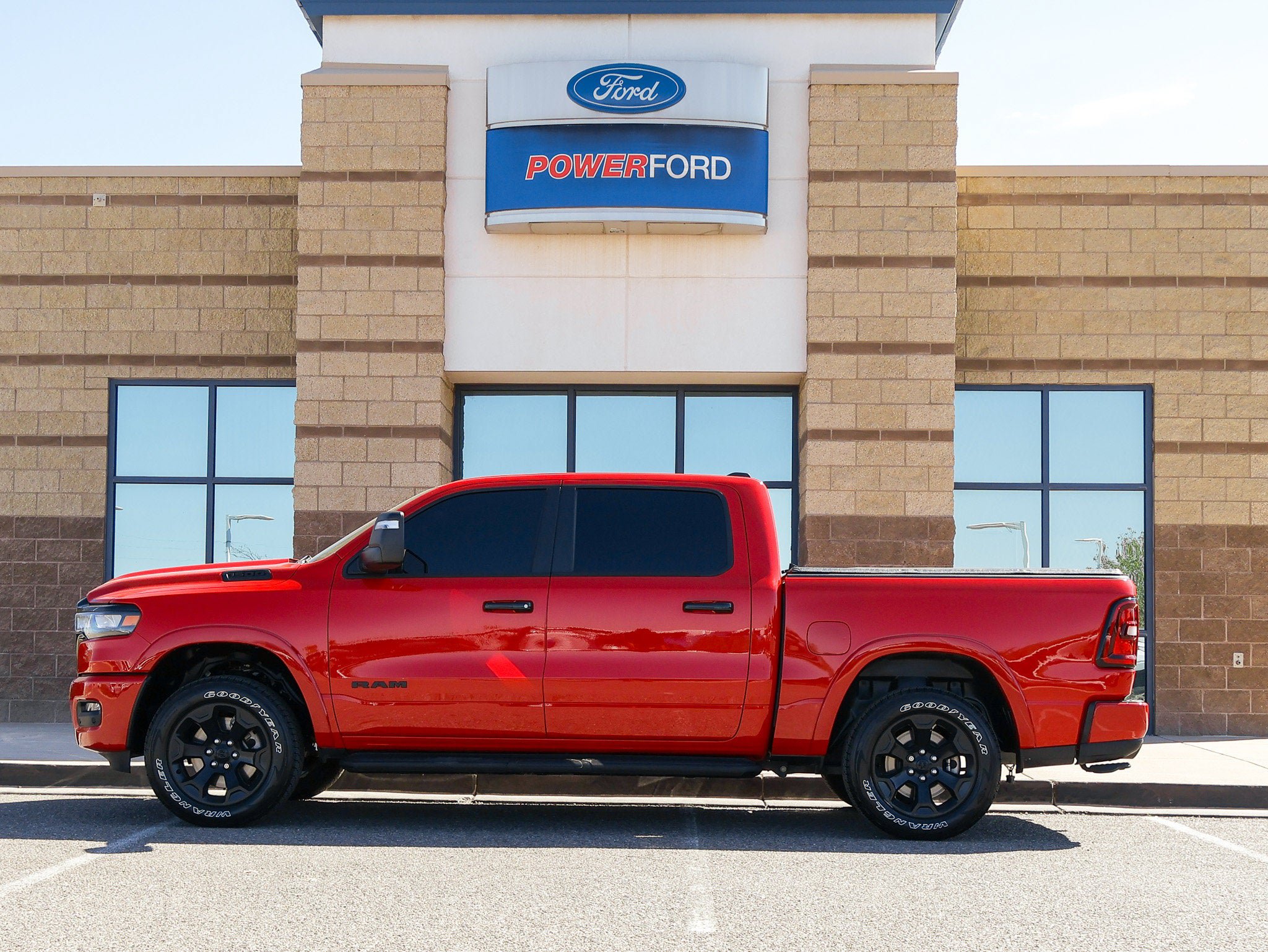 Used 2025 RAM 1500 Big Horn AWD/4WD image 9