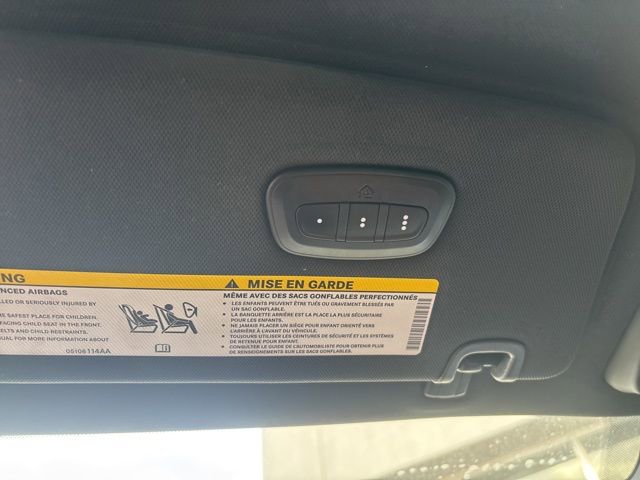 Used 2023 Chrysler Pacifica Limited w/ Uconnect Theater Family Group image 24