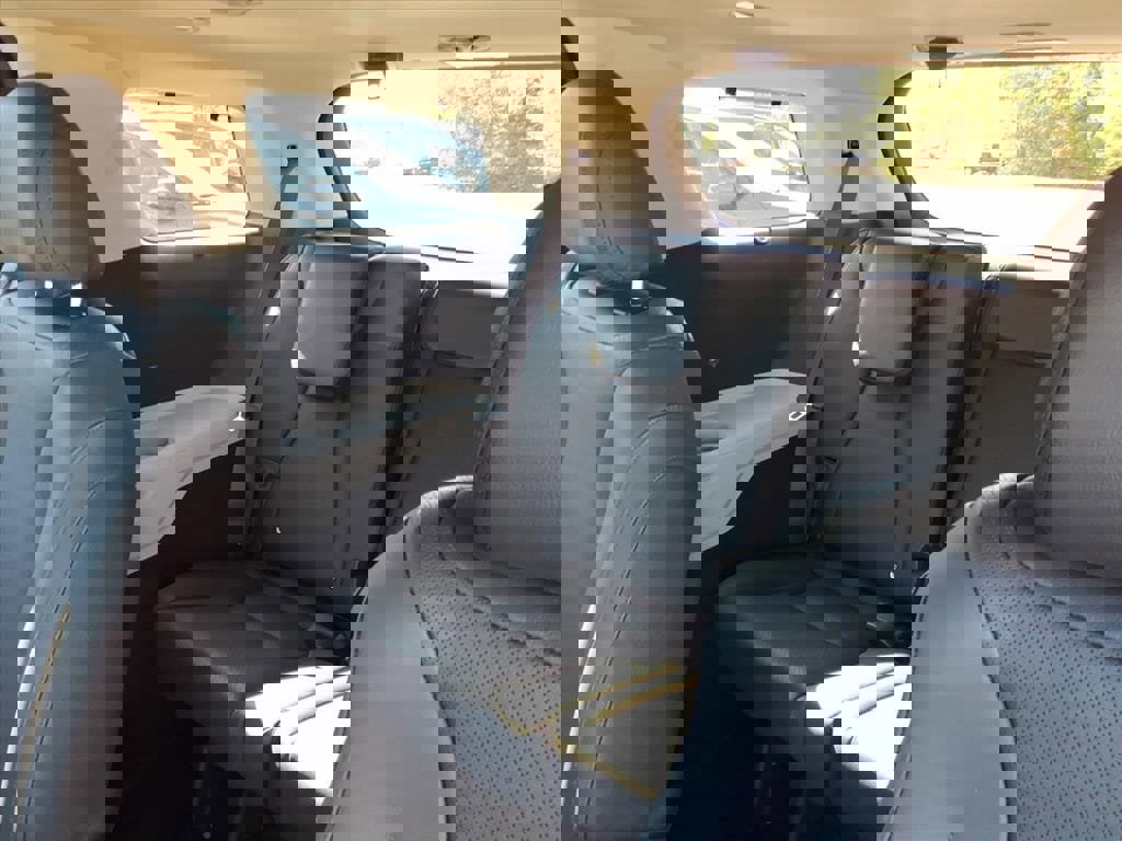 Used 2023 Kia Carnival SX Prestige image 9